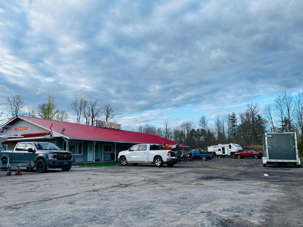 Calabogie Motor Inn Exterior foto