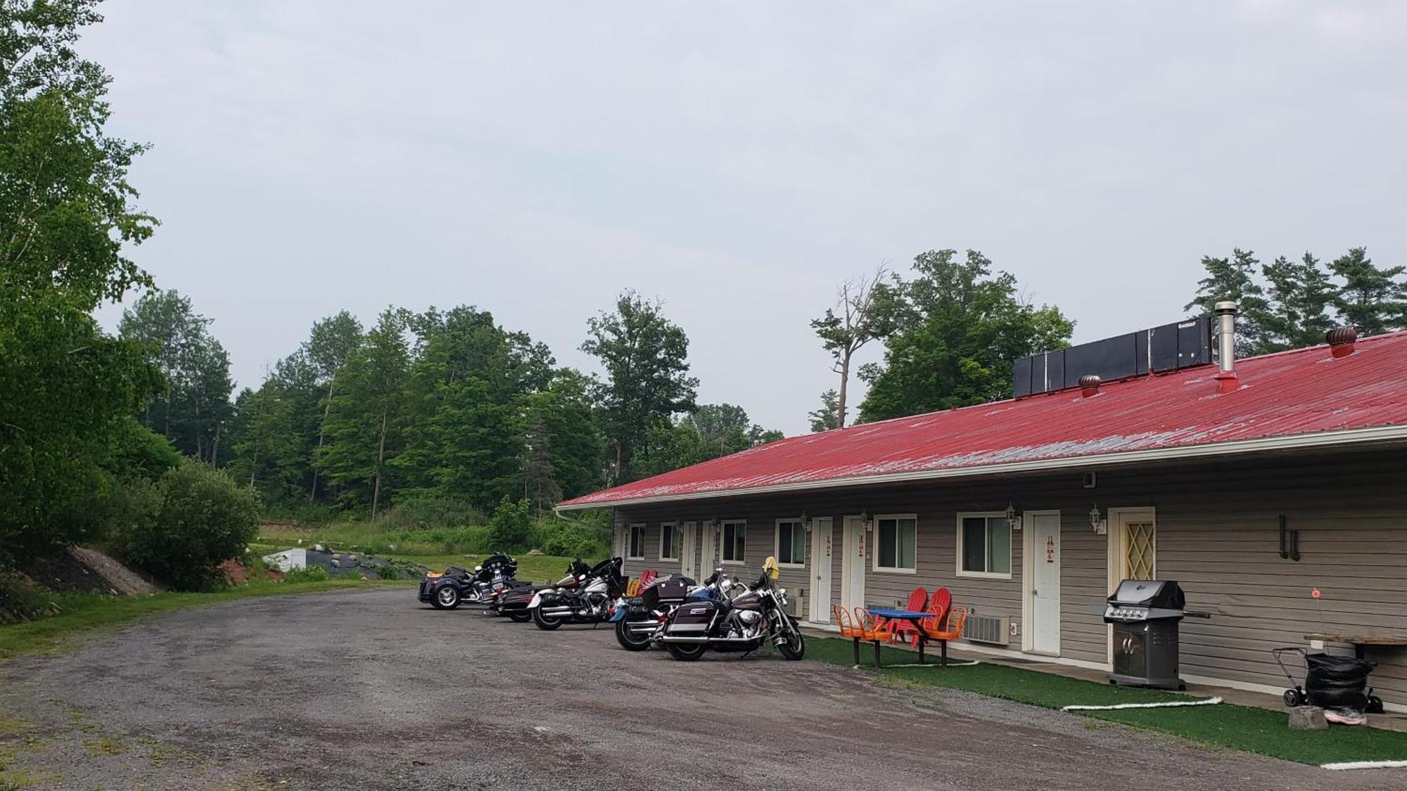 Calabogie Motor Inn Exterior foto