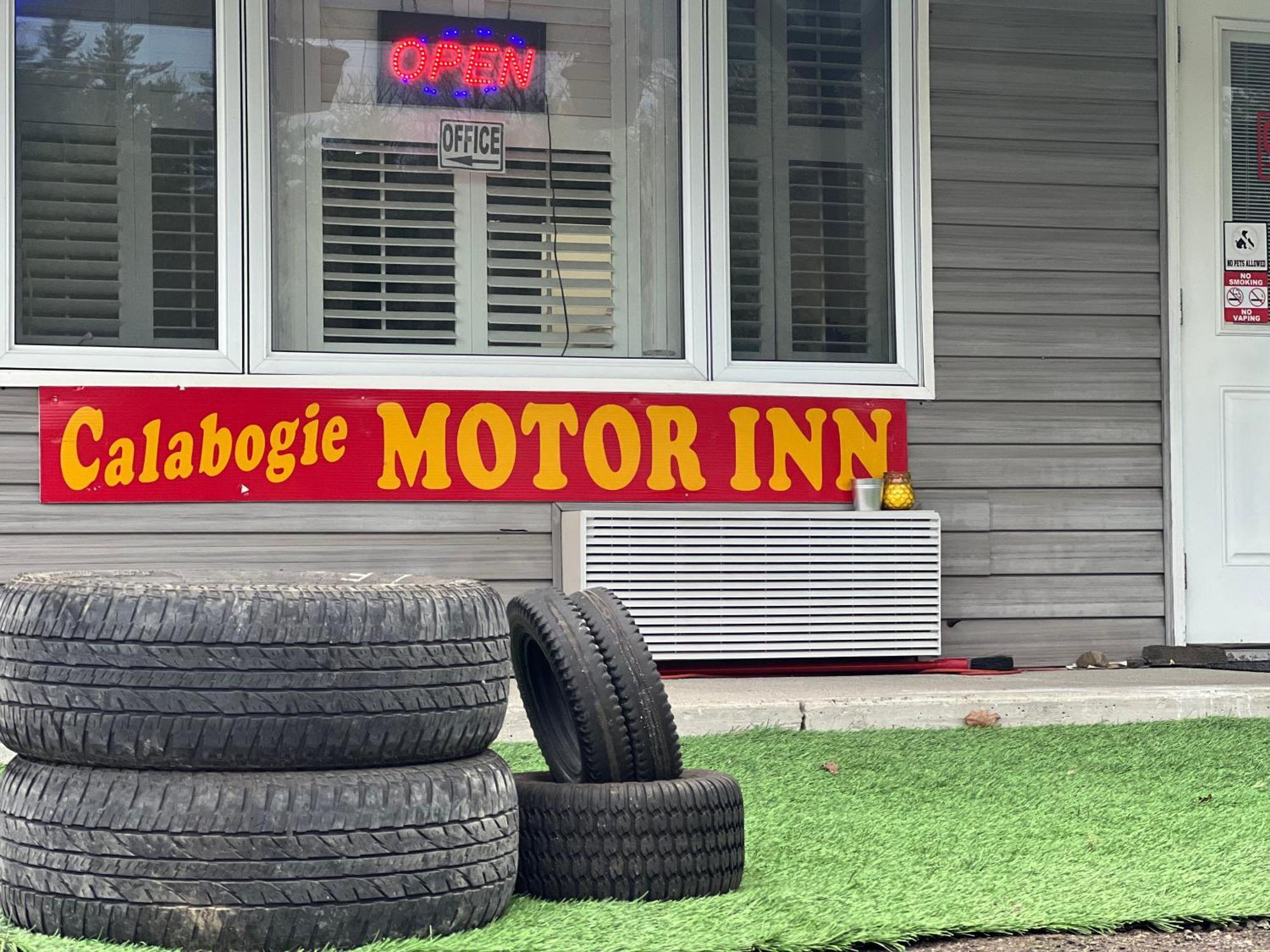 Calabogie Motor Inn Exterior foto